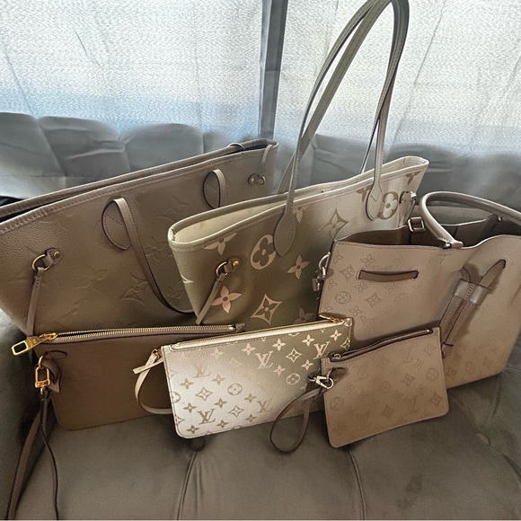 Bundle ✨ Authentic Louis Vuitton Wrist Clutches ONLY - Picture 2 of 8